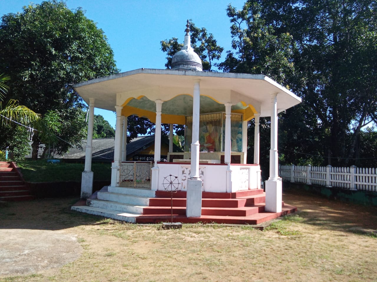 ඵල සපිරි පාසල් ව්‍යාපෘතිය